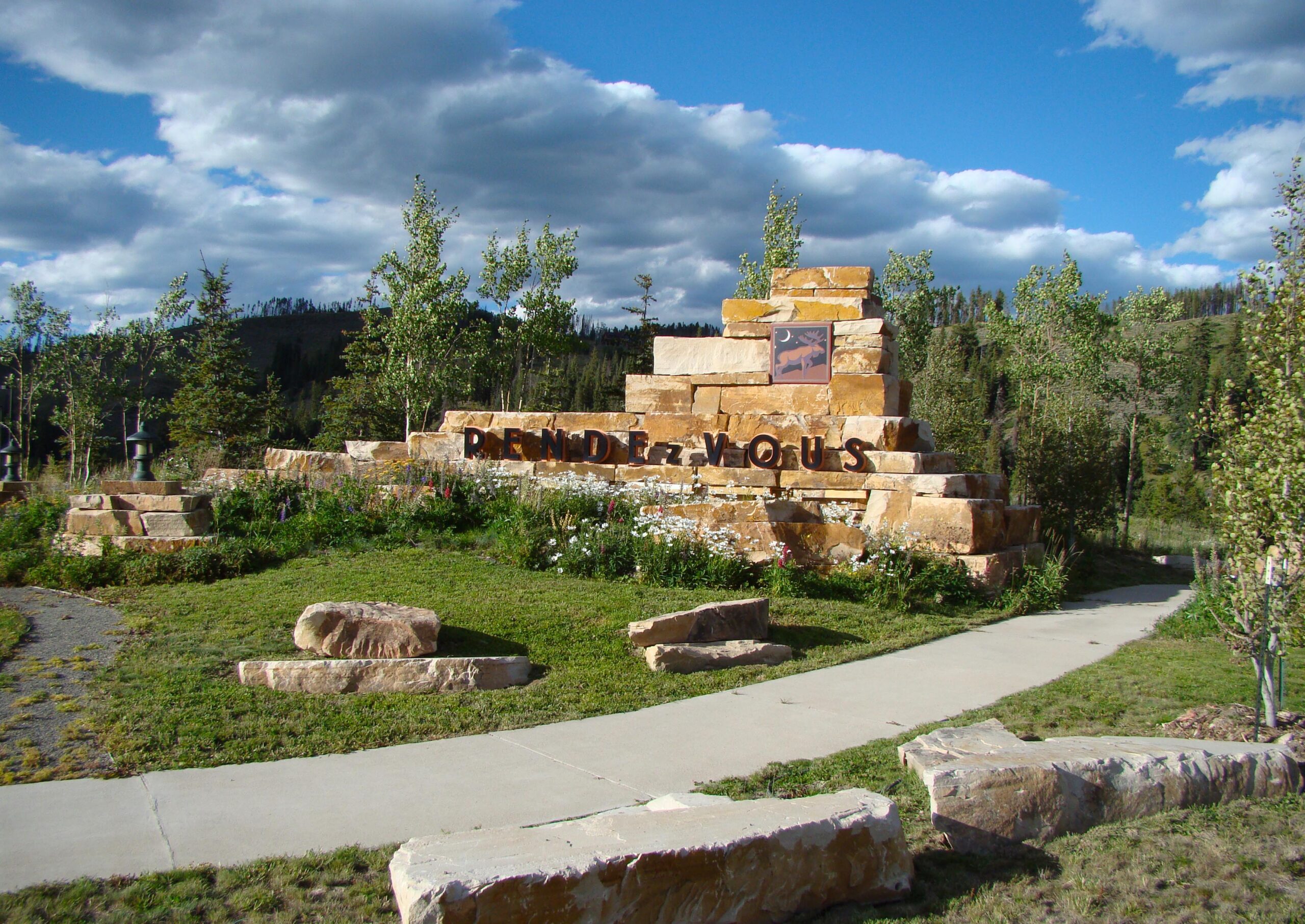 Rendezvous entry monument